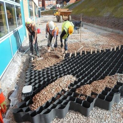 Dimensioni richieste Griglia di stabilizzatore di ghiaia in HDPE Geocell per via d'ingresso Materiale tradizionale