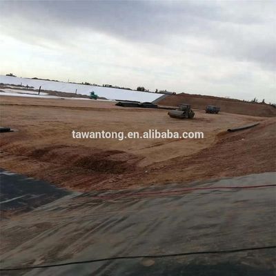Geomembrana in HDPE 300 Rollo Serbatoi d'acqua stagno agricolo Rivestimento di plastica per diga Larghezza 2m-8m Blu