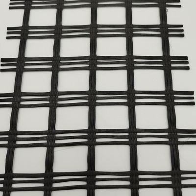 Larghezza 1m-6m Uniaxial Warp Knitting Polyester Geogrids Rivestito con PVC ad alta resistenza