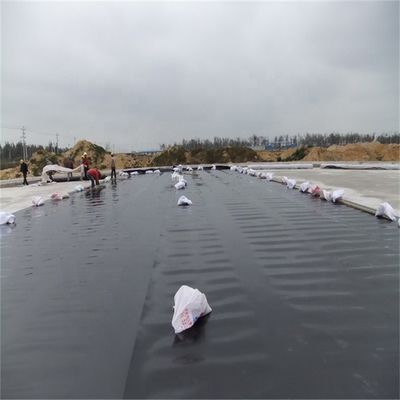 Larghezza personalizzata Geomembrana anti-siccatura liscia in HDPE vergine 100% per rivestimento di stagni per pesci