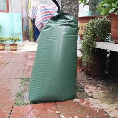 15/20 galloni di sacchetto per l'irrigazione degli alberi per l'occasione del diploma e per altre attività di irrigazione