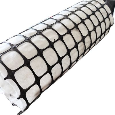 Geogrid nera geotessile non tessuta biassiale di plastica con cucitura antincrocio Geogrid per pavimenti asfaltati