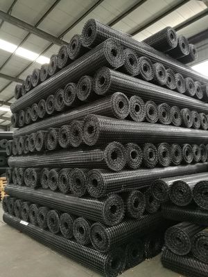 Alta resistenza alla trazione Griglia biassiale nera per la stabilizzazione del suolo 30-30kn Materiale PP