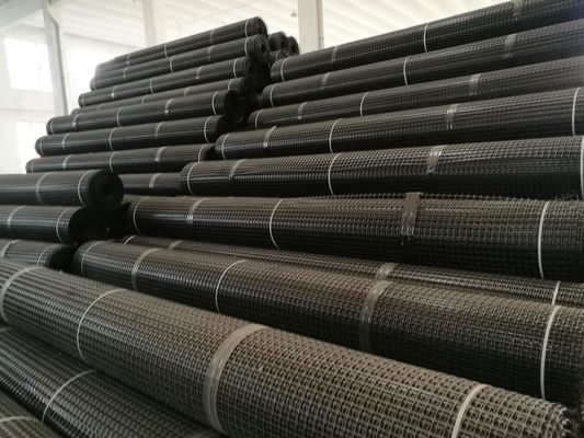 Alta resistenza alla trazione Griglia biassiale nera per la stabilizzazione del suolo 30-30kn Materiale PP