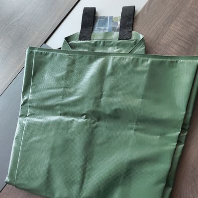 Sacchetto di plastica per l'irrigazione a goccia a rilascio lento e capacità di 25 galloni