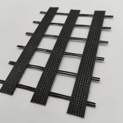 Geogrid in fibra di vetro geocomposta standard ISO per il rinforzo dello strato di asfalto 50/50kn