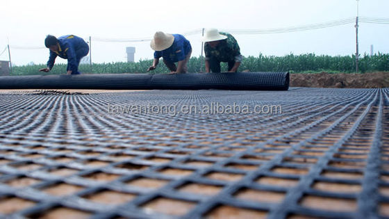 50KN Geogrid in fibra di vetro rivestita di bitume Il prodotto essenziale per il rinforzo delle strade