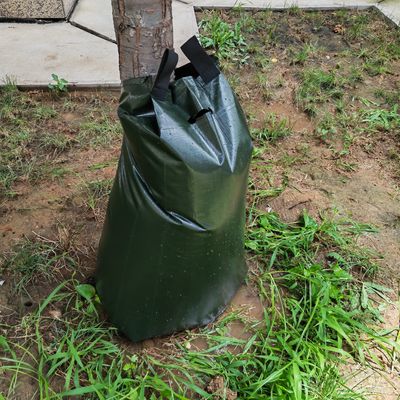 15-25 galloni di sacchetto di plastica per l'irrigazione degli alberi a rilascio lento per un'irrigazione efficace