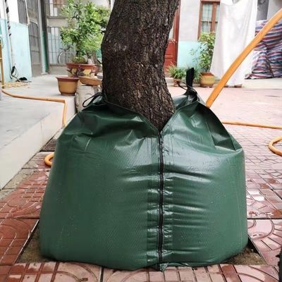Sacchetti di irrigazione a goccia da 75L per alberi appena piantati o installati